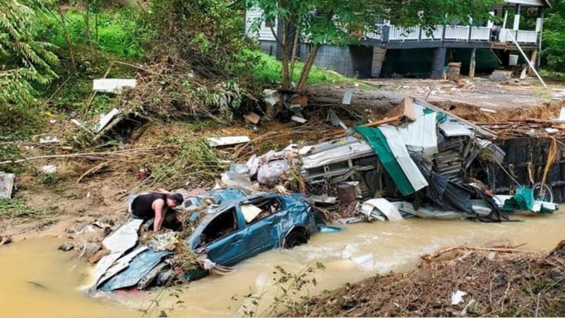 40 nəfərin öldüyü Filippin daşqını: 2 milyon insan xilas olmağa çalışır