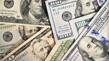 Dollar yüksəlir: treyderlər ABŞ-Çin danışıqlarından xəbər gözləyir