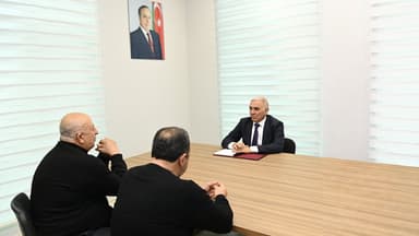 Vüqar Əhmədov Hacıqabul və Şirvandan olan vətəndaşları qəbul etdi (FOTO)
