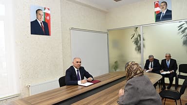Vüqar Əhmədov Qəbələdə vətəndaşları qəbul etdi (FOTO)
