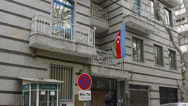 Azərbaycan İrandan diplomatik heyətini çıxarır