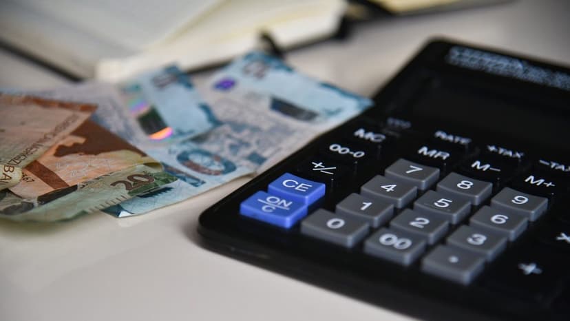 Azərbaycanda maaşlarla bağlı yeni proqnoz - 1300 manata çatacaq