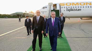 Daha bir prezident Bakıya gəldi (FOTO)