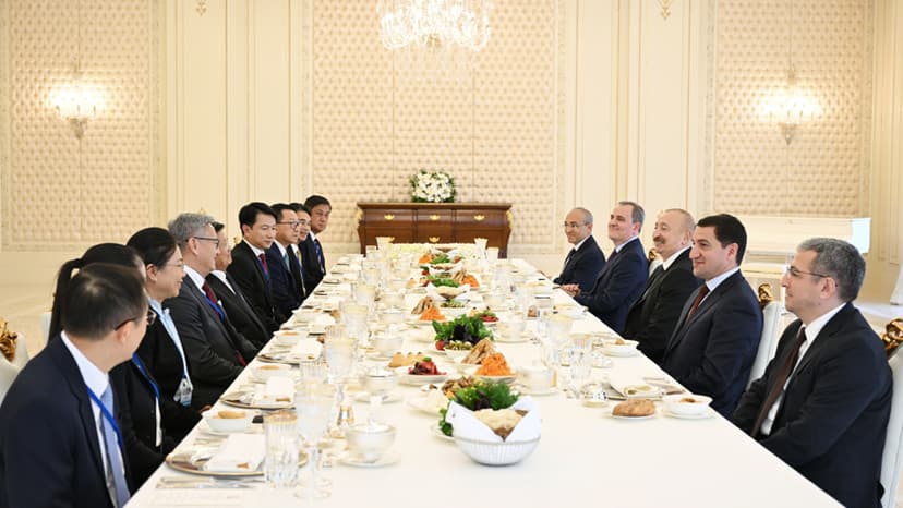 İlham Əliyevin adından Laos Prezidentinin şərəfinə rəsmi nahar verdildi (FOTO)